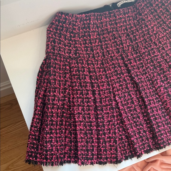 Alice + Olivia Fuchsia Tweed Mini Skirt - Picture 2 of 4